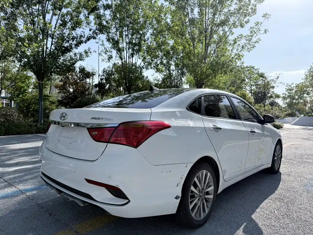Hyundai Mistra — миниатюра 7