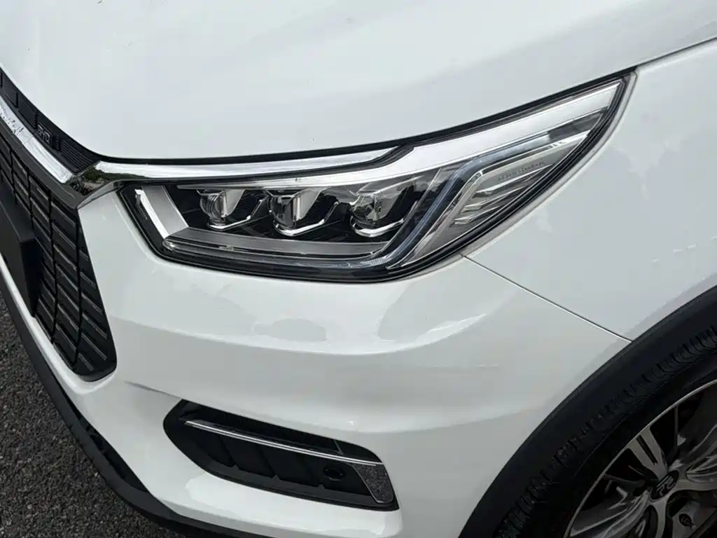 BYD Yuan EV — миниатюра 14