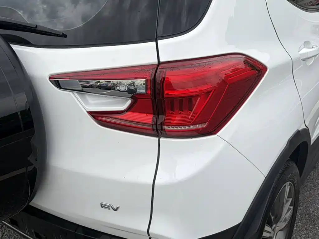 BYD Yuan EV — миниатюра 16