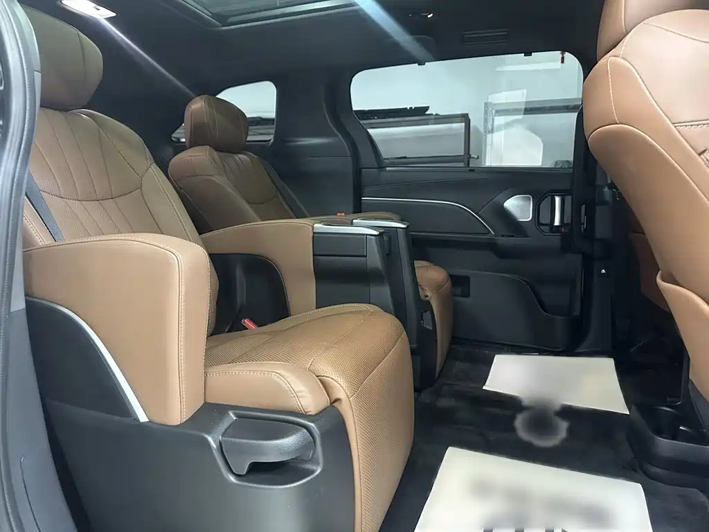 Toyota Granvia — миниатюра 20
