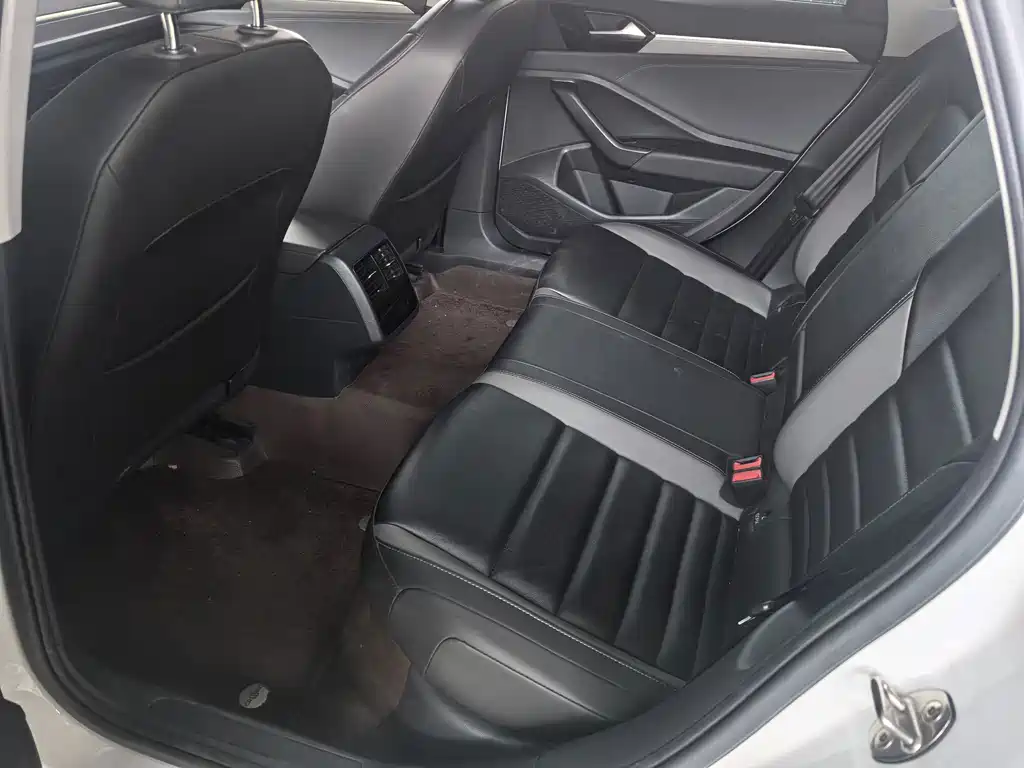 Volkswagen Sagitar — миниатюра 5