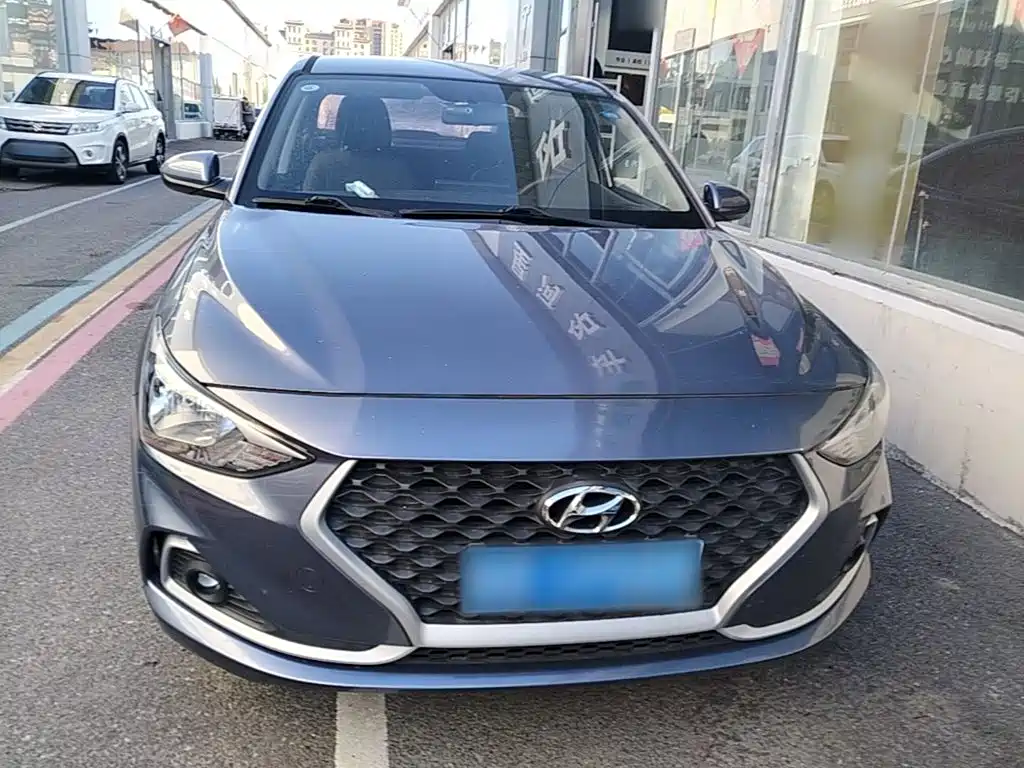 Hyundai Elantra — миниатюра 3