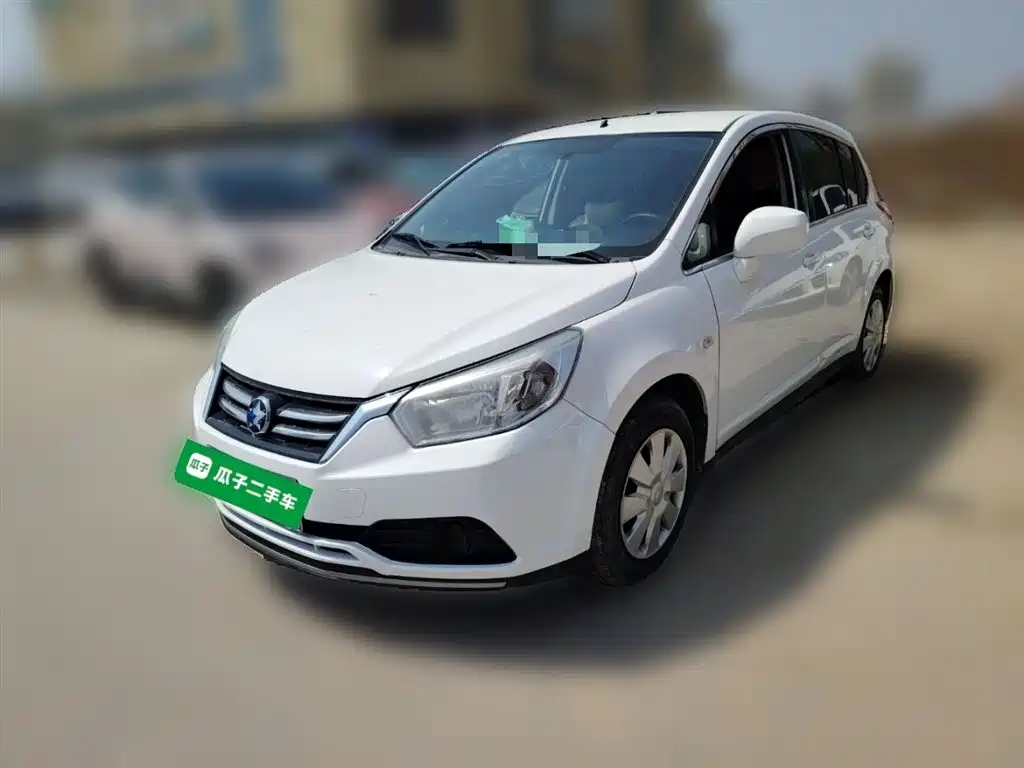 Venucia R50 2016