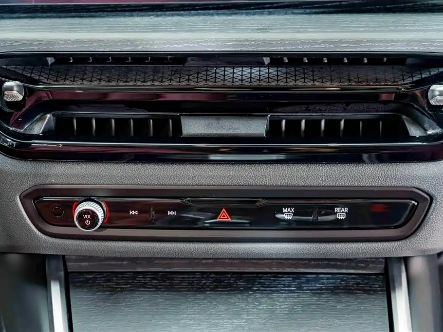 BMW 3 Series — миниатюра 11