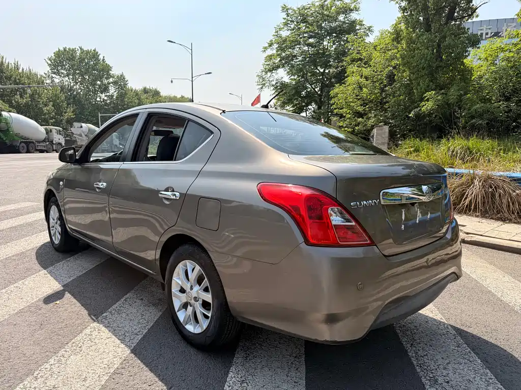 Nissan Sunny 2015 1.5XE CVT Comfort