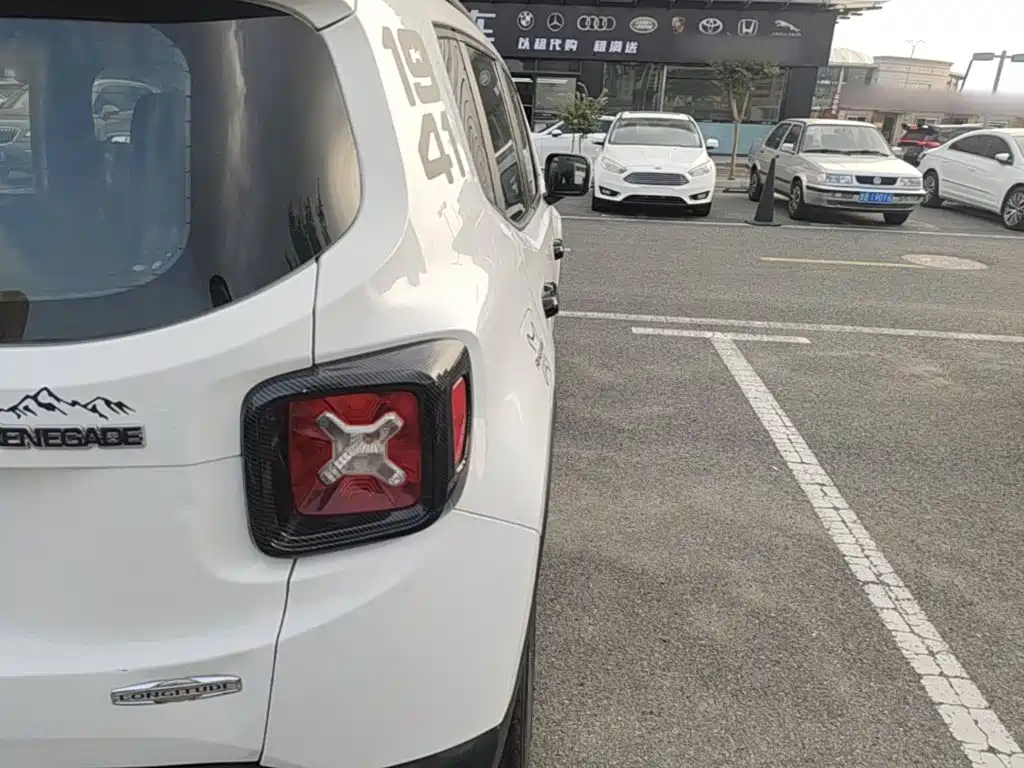 Jeep Renegade — миниатюра 8