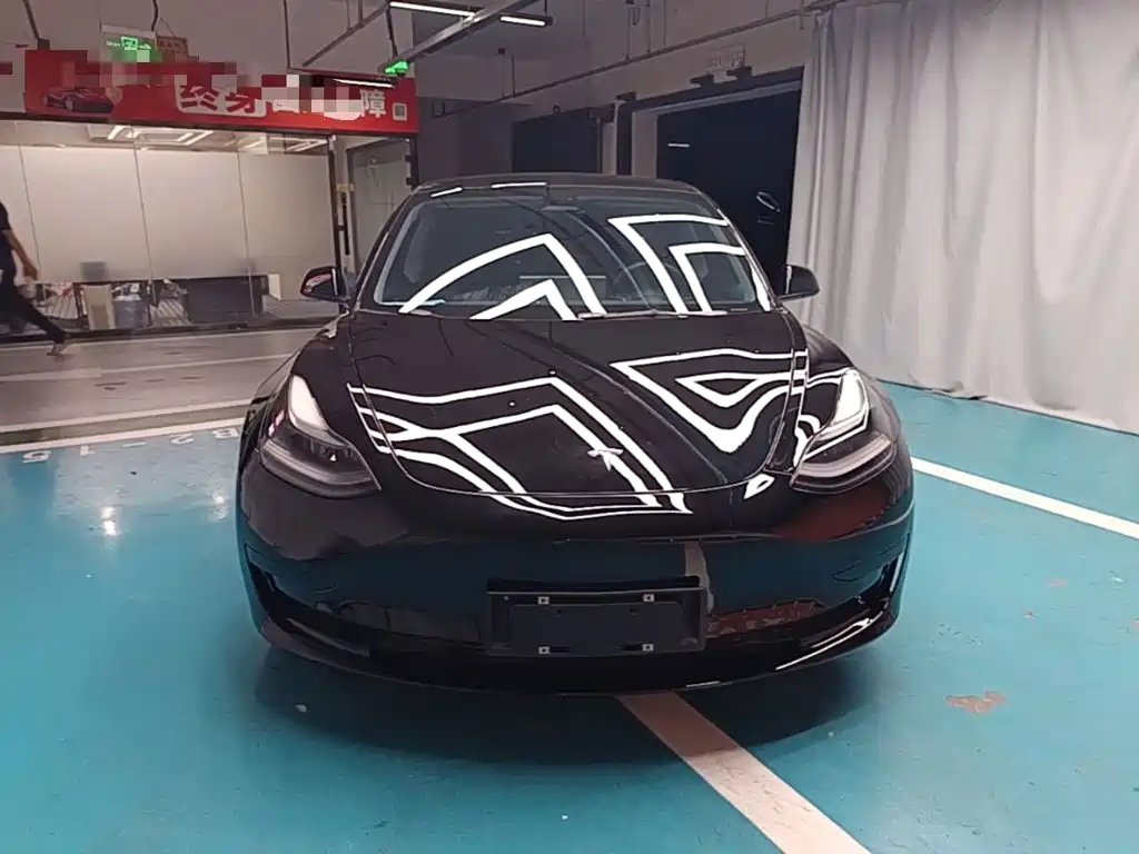 Tesla Model 3 — миниатюра 3