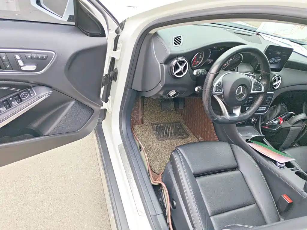 Mercedes-Benz GLA — миниатюра 12
