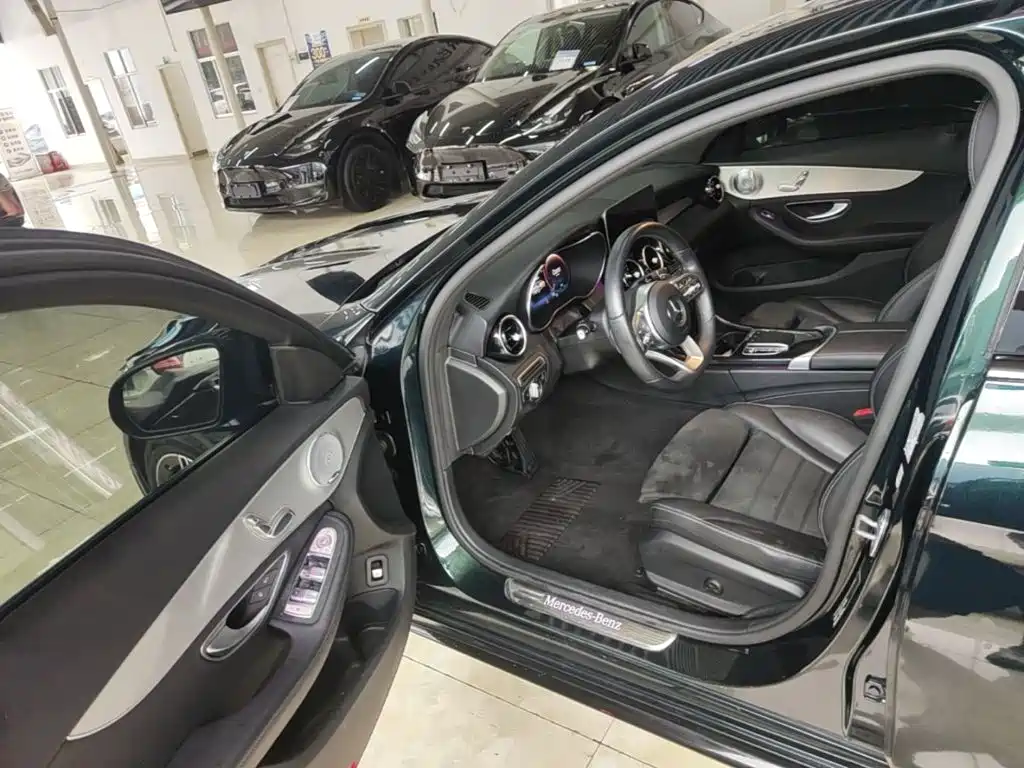 Mercedes-Benz C-Class — миниатюра 16