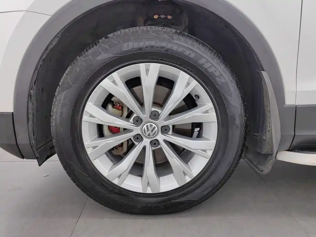 Volkswagen Tiguan L — миниатюра 17