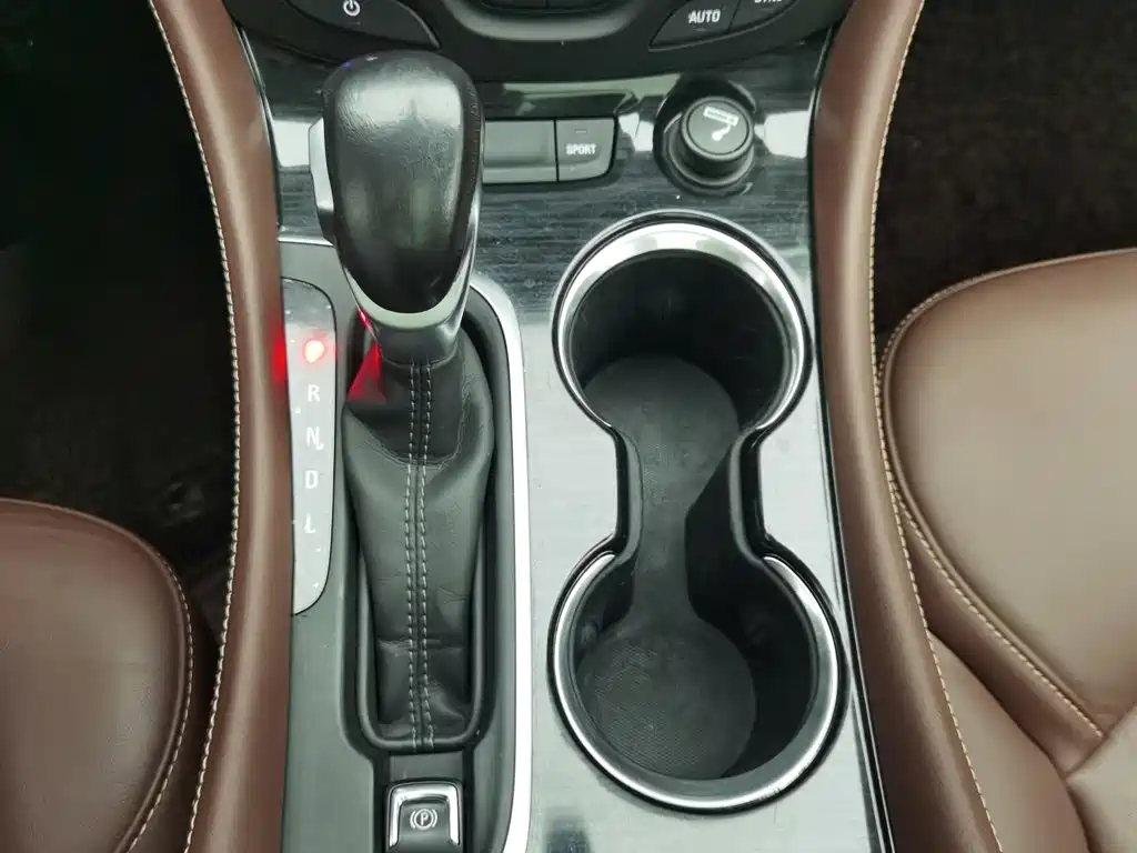 Buick Envision Plus — миниатюра 13