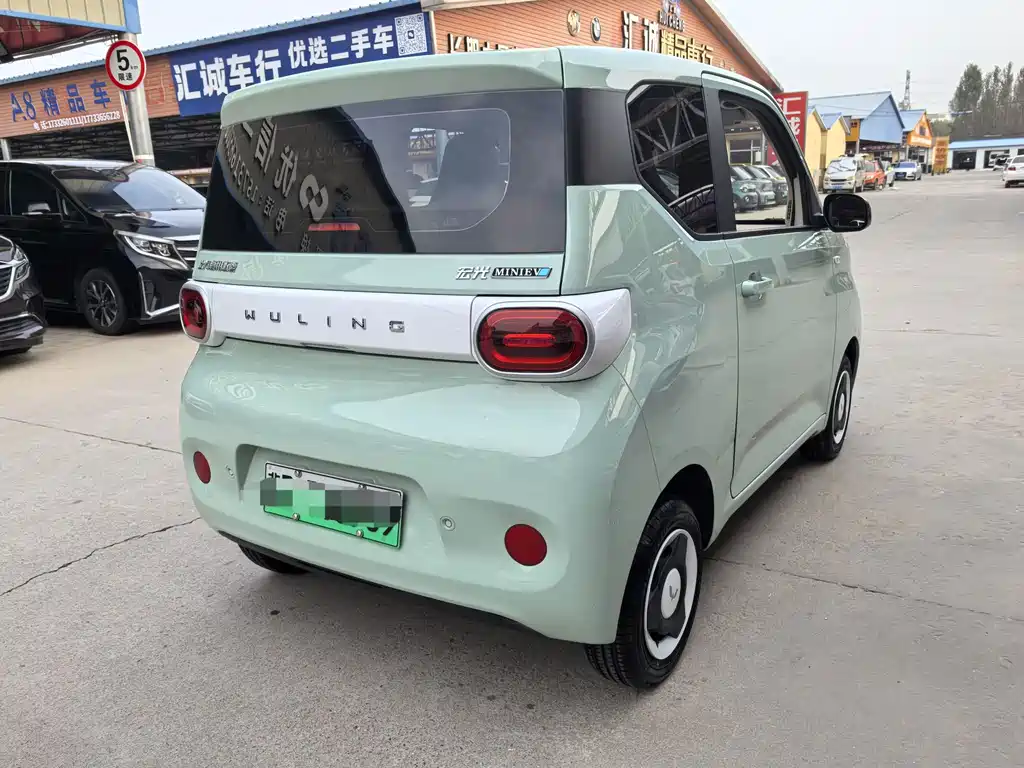 Wuling MINIEV — миниатюра 4