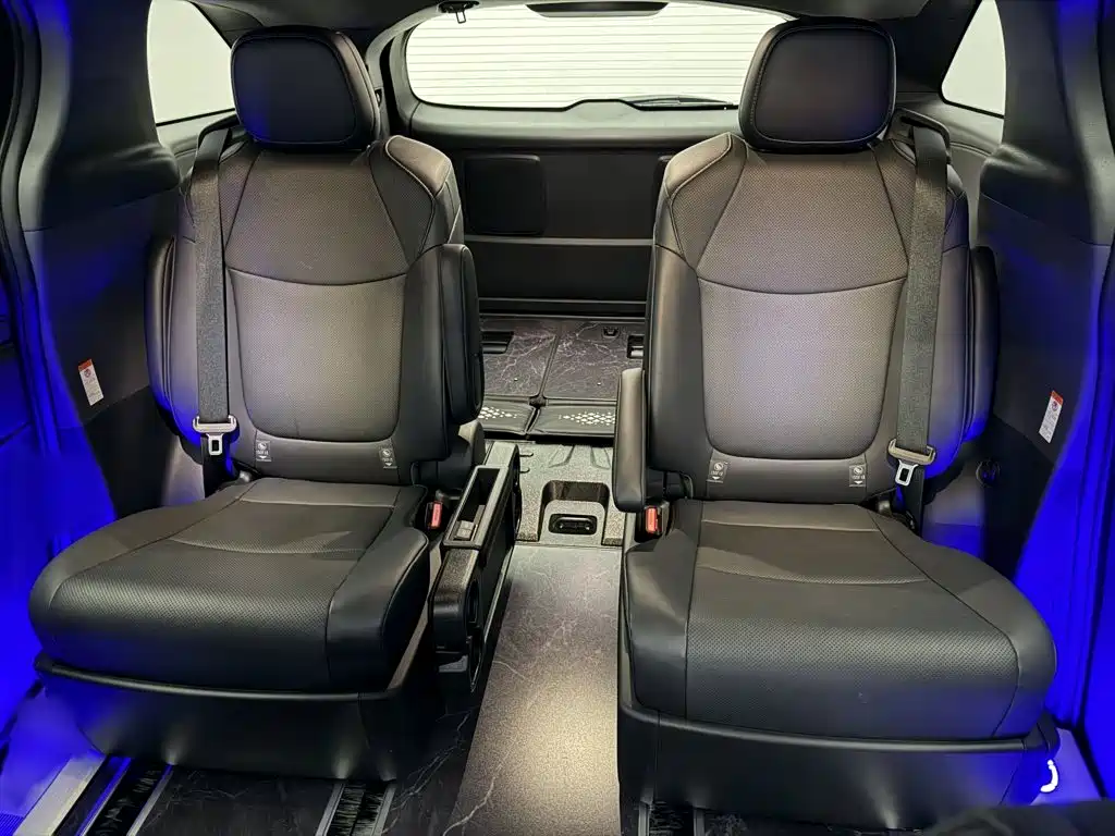 Toyota Granvia — миниатюра 19