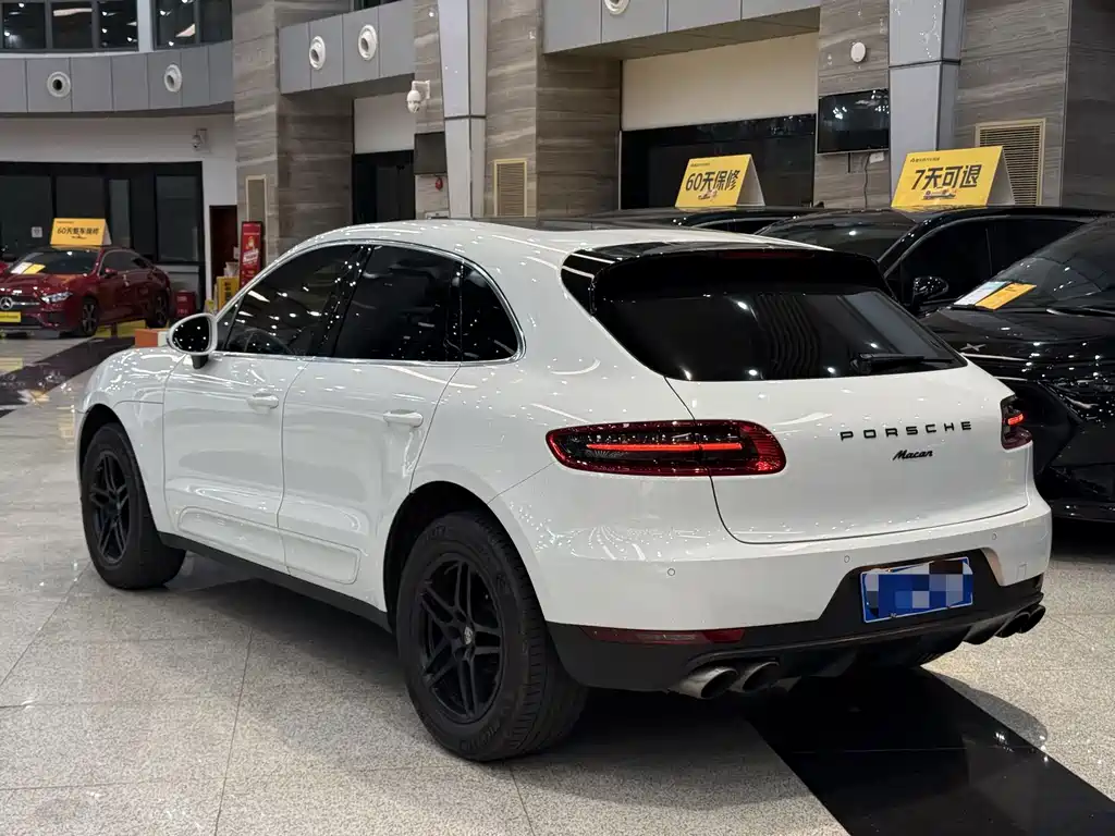 Porsche Macan — миниатюра 4