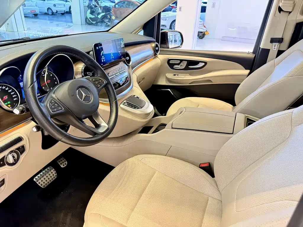 Mercedes-Benz V-Class — миниатюра 2