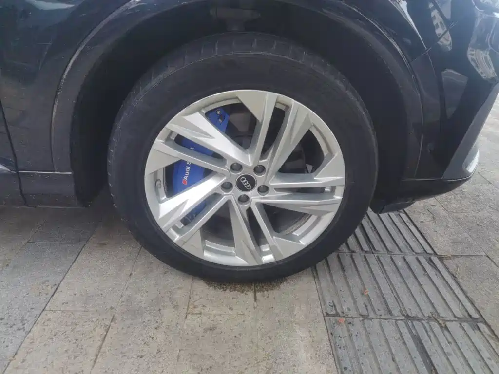 Audi Q7 — миниатюра 24