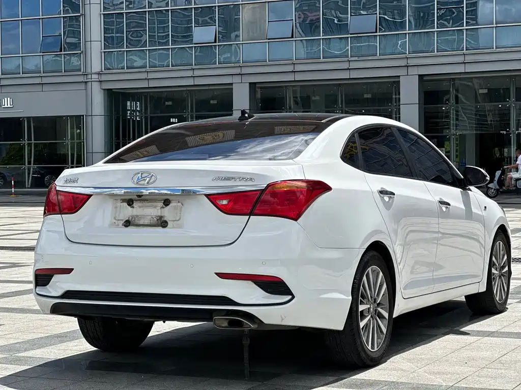 Hyundai Mistra — миниатюра 5