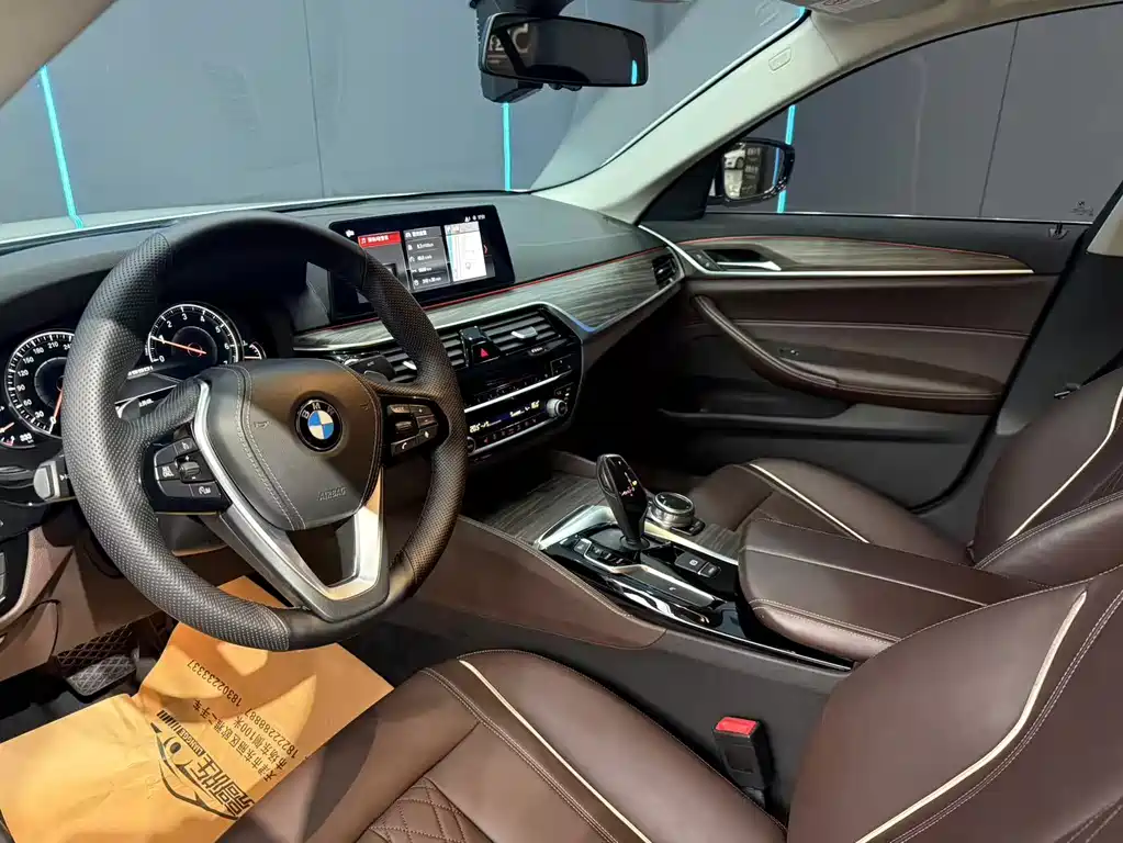 BMW 5 Series — миниатюра 11