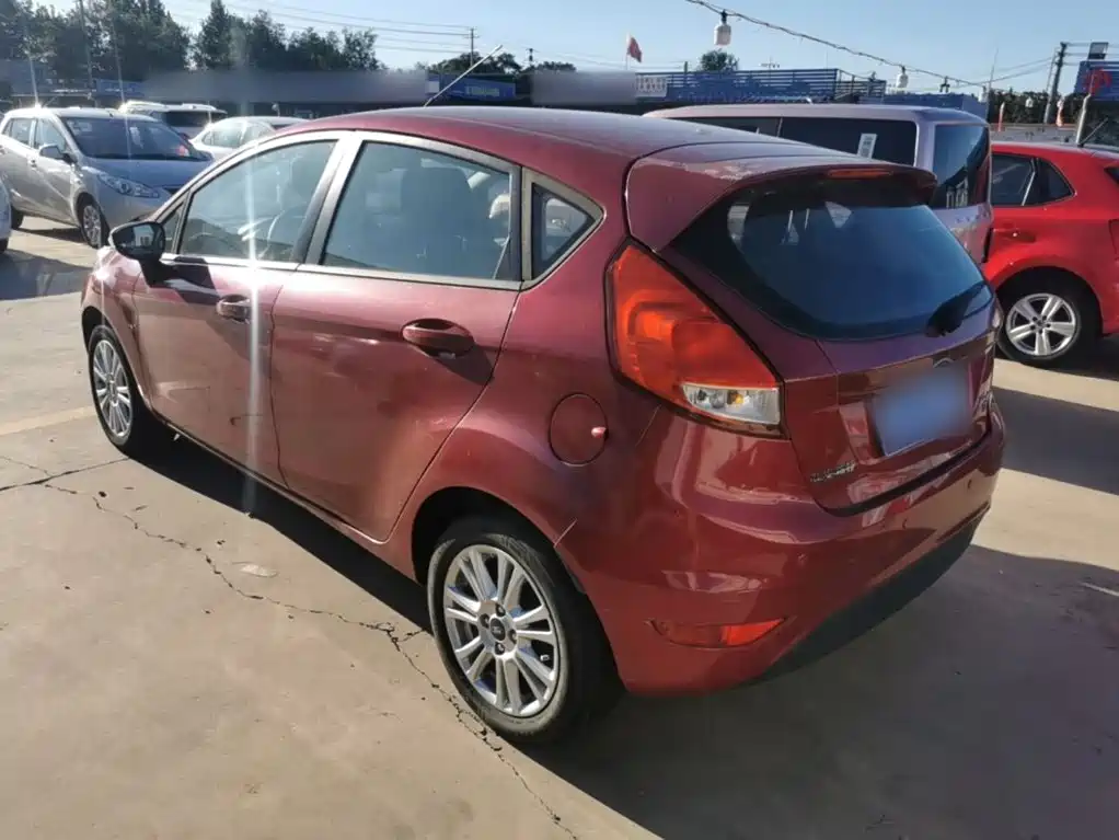 Ford Fiesta — миниатюра 5