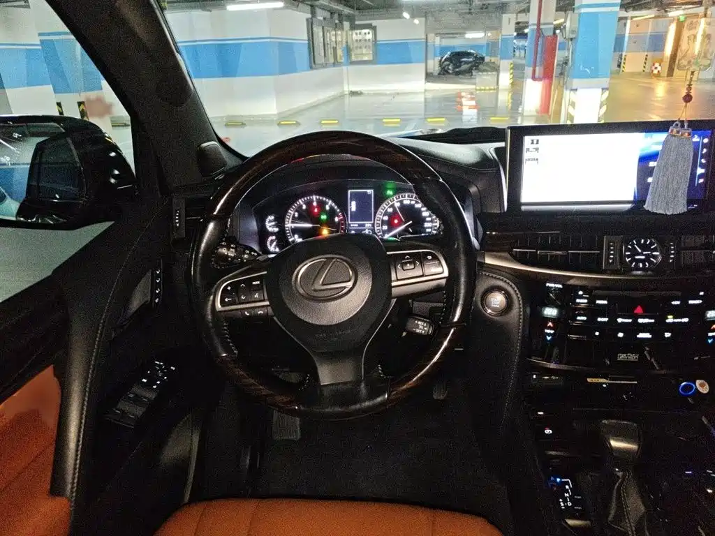 Lexus LX — миниатюра 3