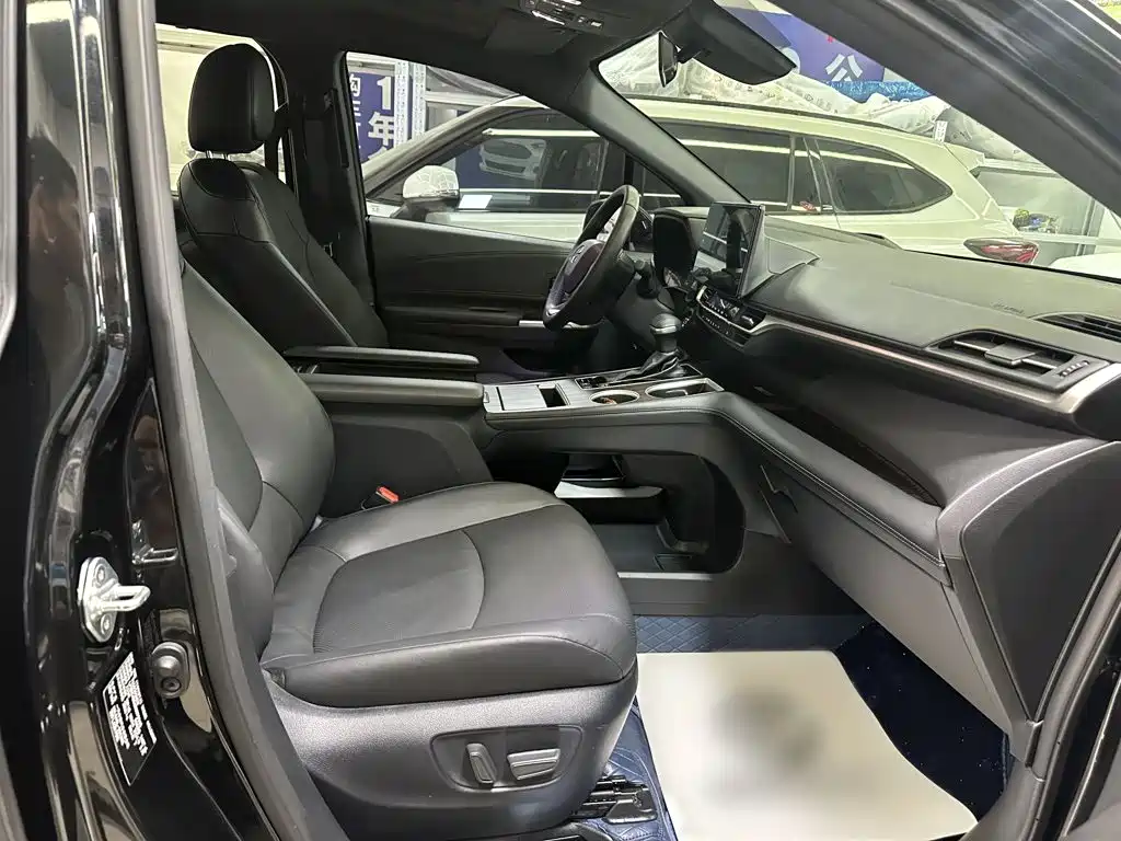 Toyota Granvia — миниатюра 19