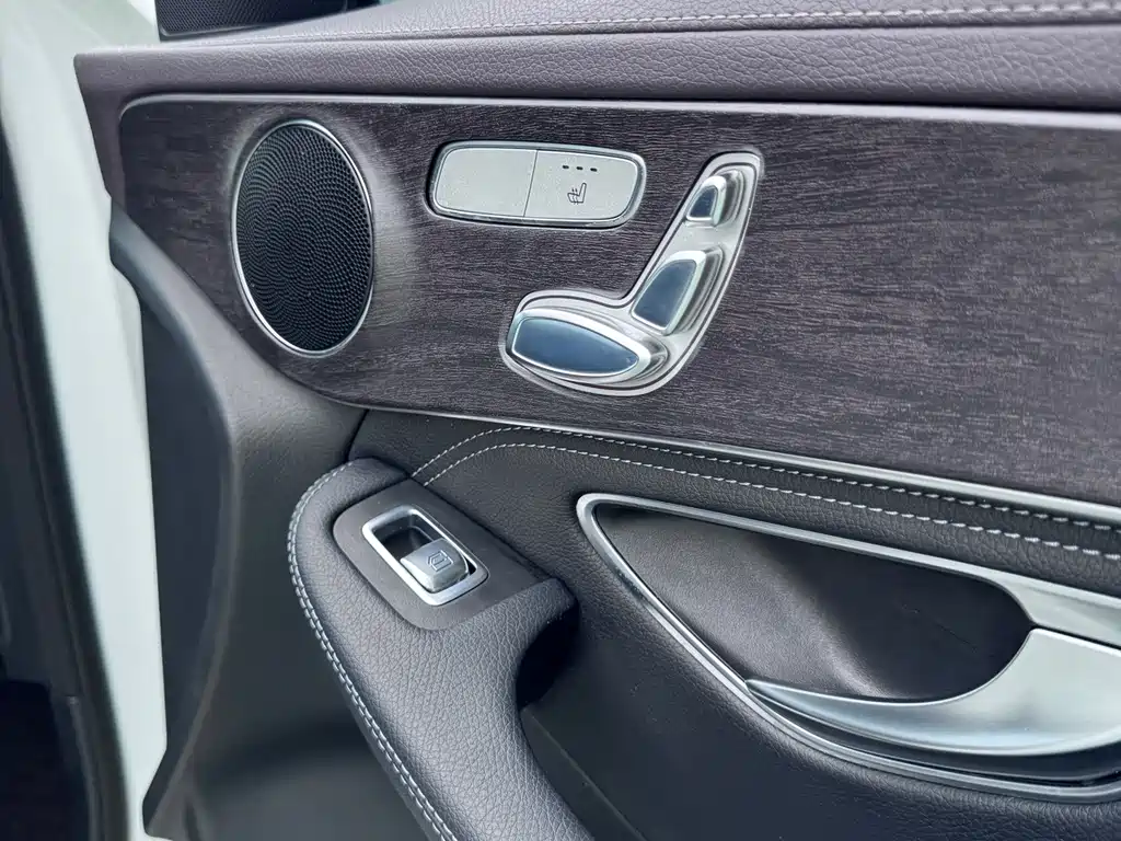 Mercedes-Benz GLC — миниатюра 12