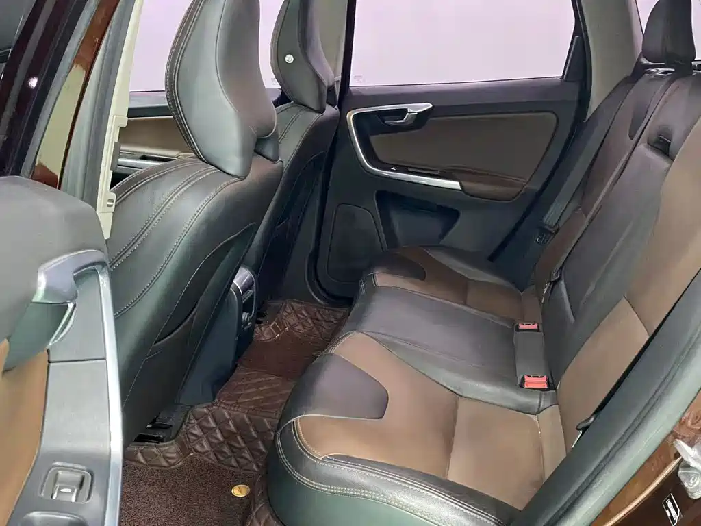 Volvo XC60 — миниатюра 5