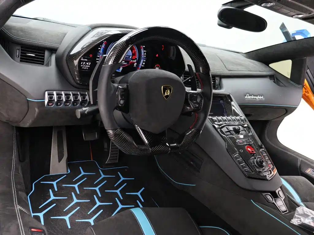 Lamborghini Aventador — миниатюра 5