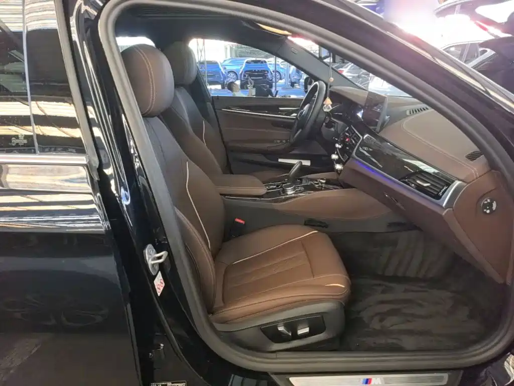 BMW 5 Series — миниатюра 25