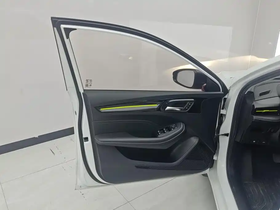 Roewe i5 — миниатюра 7