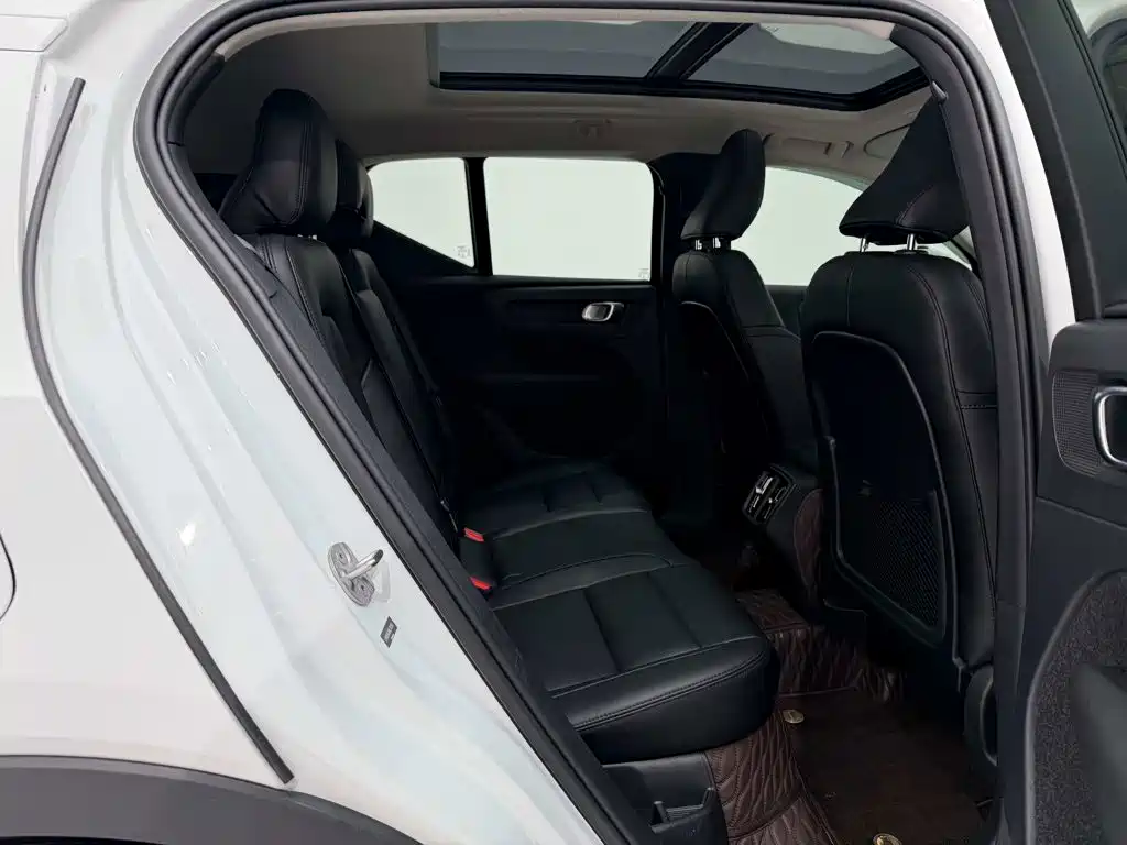 Volvo XC40 — миниатюра 20
