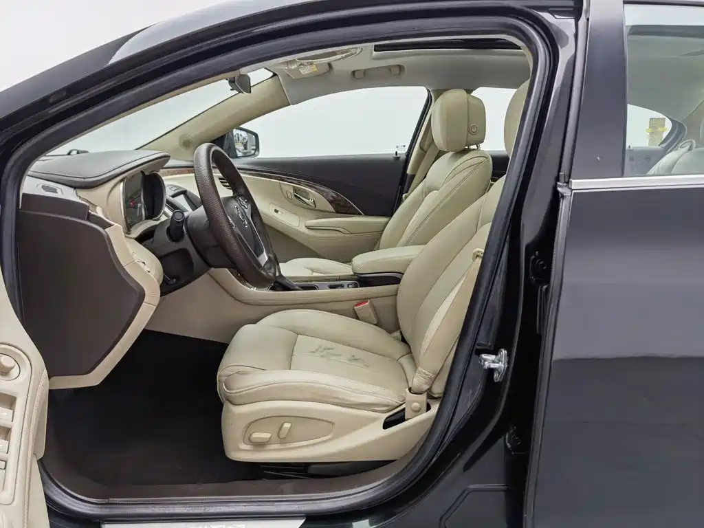 Buick LaCrosse — миниатюра 10