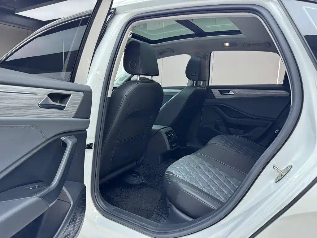 Volkswagen Sagitar 2023 280TSI DSG Lite