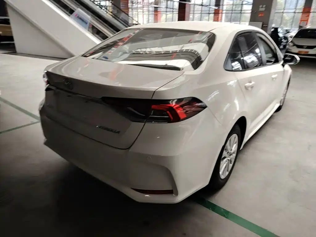 Toyota Corolla — миниатюра 7