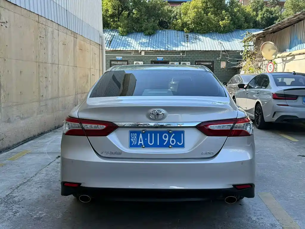 Toyota Camry — миниатюра 8