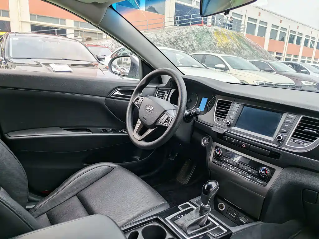 Hyundai Mistra — миниатюра 8