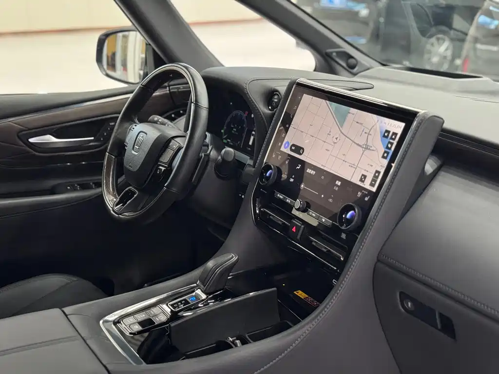 Toyota Vellfire — миниатюра 9