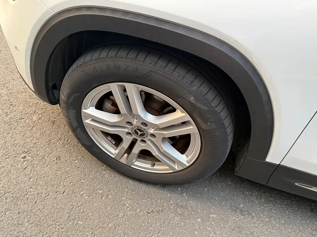 Mercedes-Benz GLB — миниатюра 21