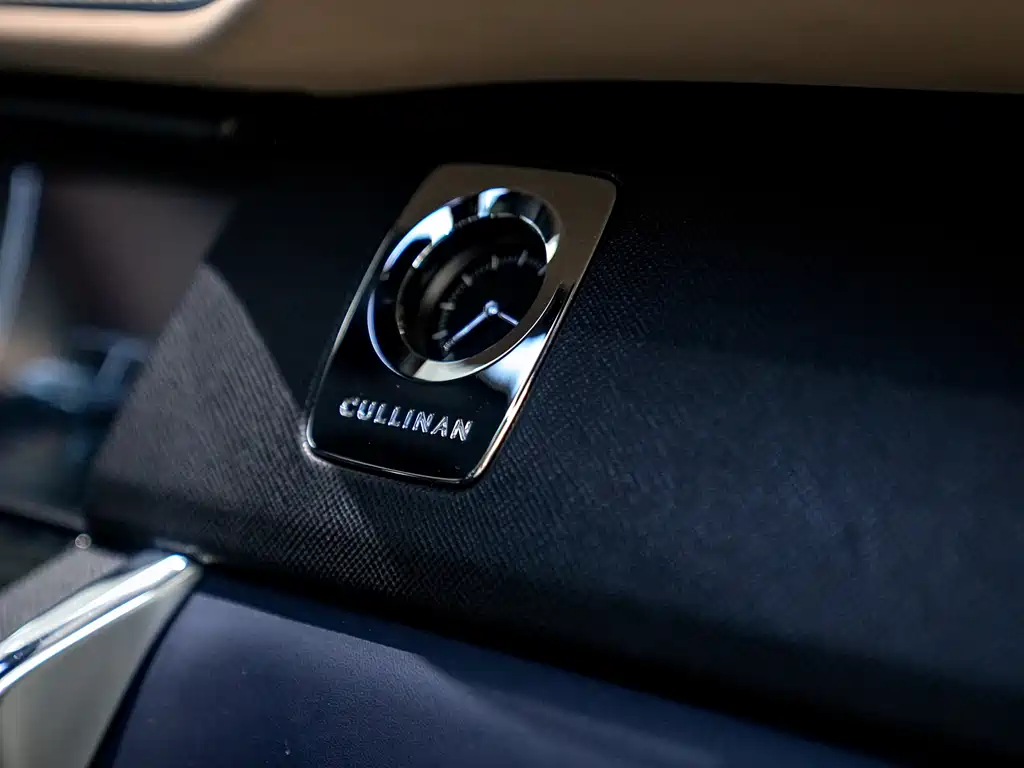 Rolls-Royce Cullinan 2018 мест
