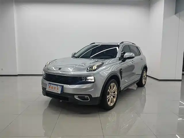 Lynk & Co 01