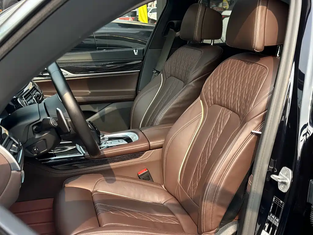 BMW 7 Series 7 2021 730Li M Sport
