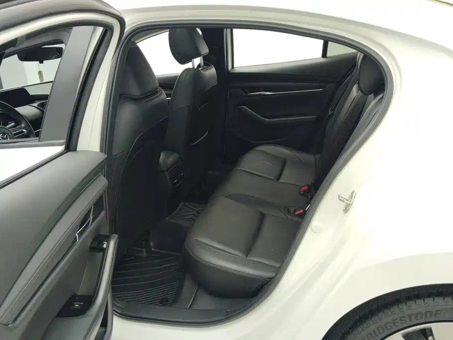 Mazda 3 Axela — миниатюра 11
