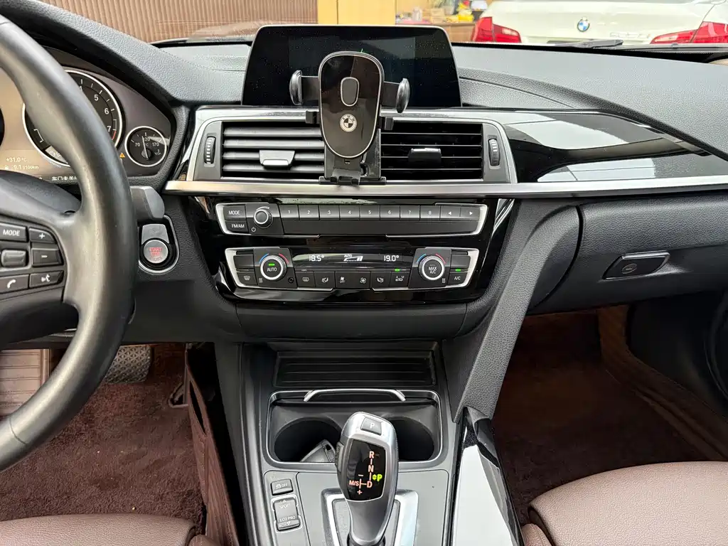 BMW 3 Series — миниатюра 12