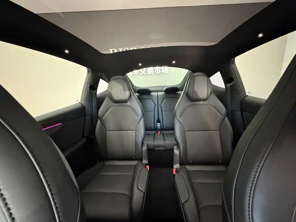Tesla Model Y L — миниатюра 6