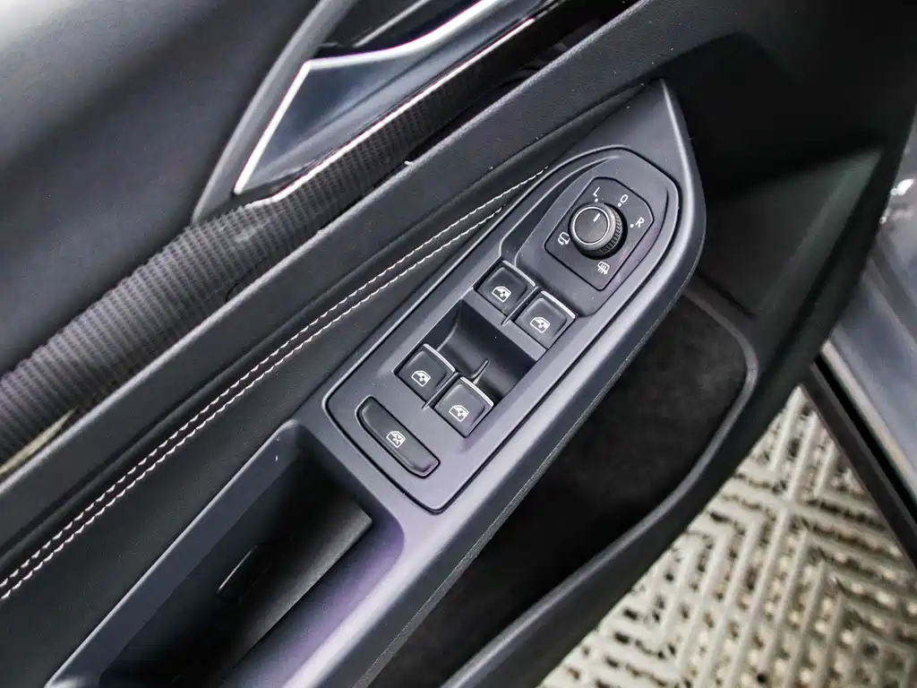 Volkswagen Golf — миниатюра 6