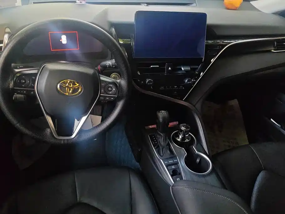 Toyota Camry — миниатюра 12