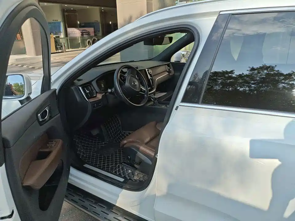 Volvo XC60 — миниатюра 3