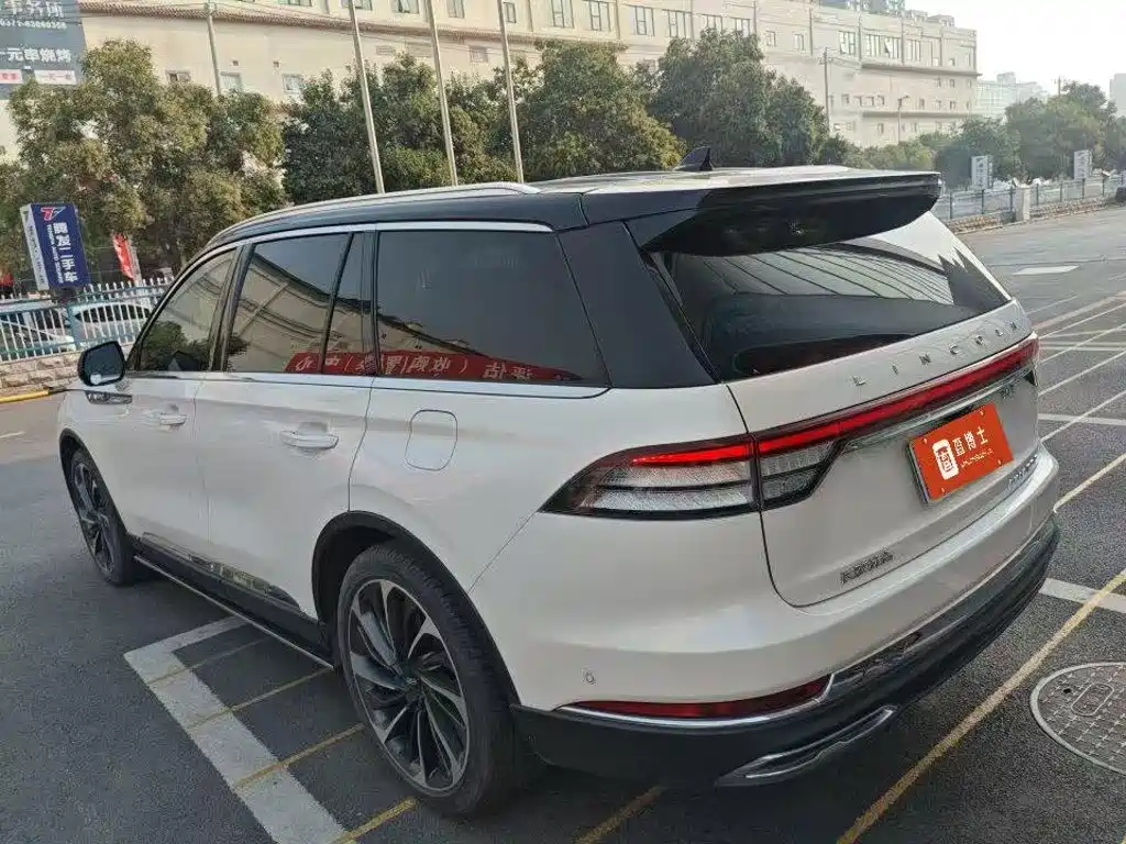 Lincoln Aviator — миниатюра 5