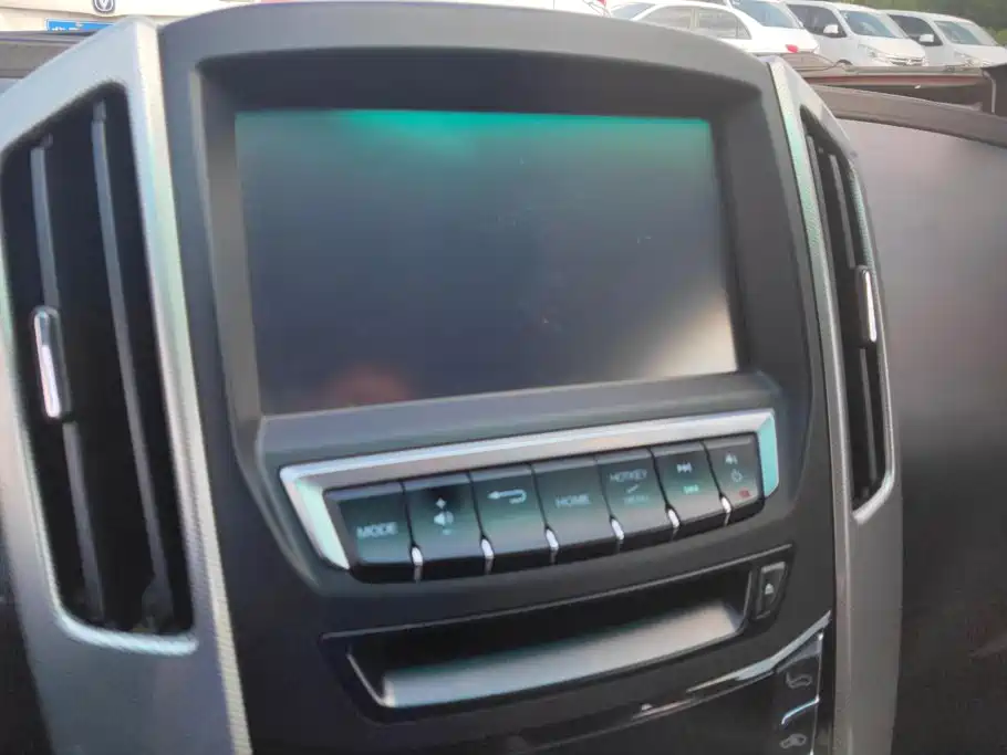 Luxgen U6 — миниатюра 13