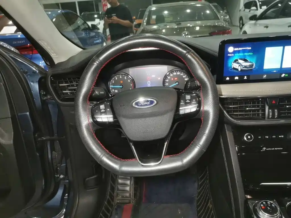 Ford Escape — миниатюра 11